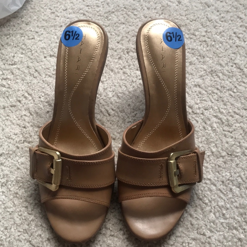 Tahari shoes